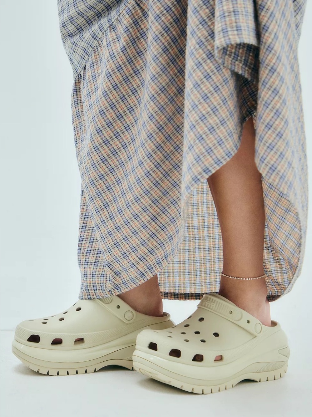 the Crocs Classic Mega Crush Clog in the color Bone